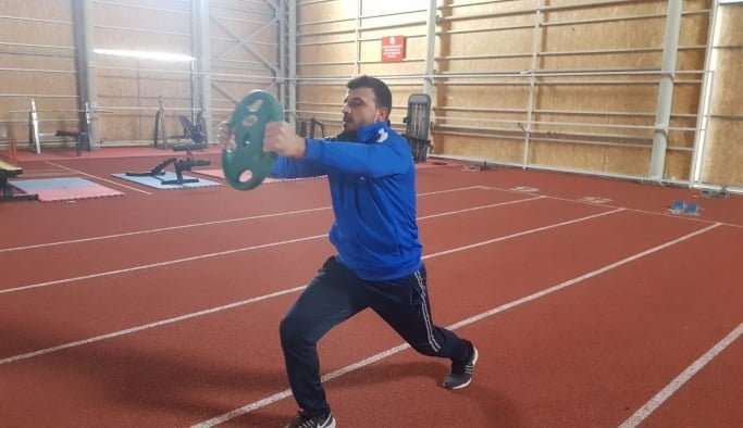 Samet engelleri aşmaya gidiyor