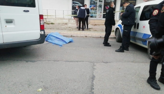 Gebze’de 5. kattan düştü hayatını kaybetti!