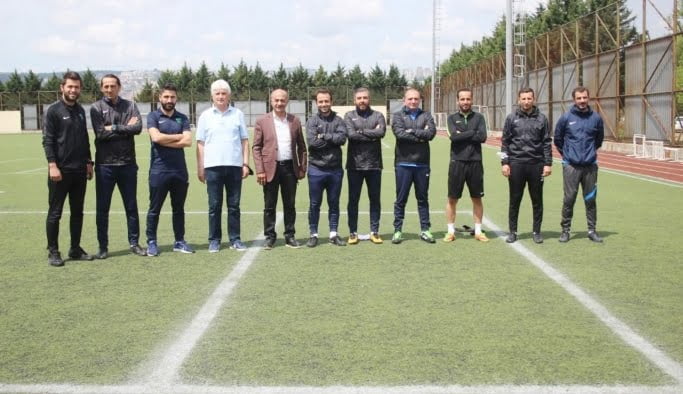 Antrenörler birbirine destek oluyor