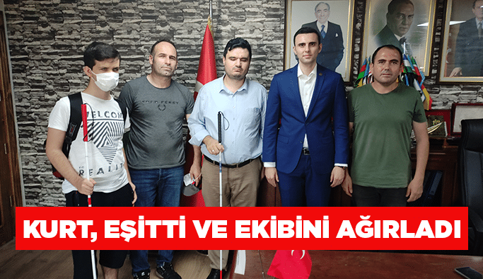 Kurt, Eşitti ve ekibini ağırladı