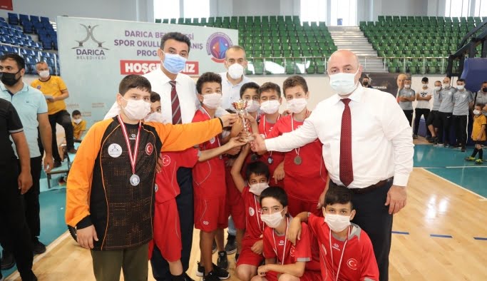 Yaz spor okullarına coşkulu kapanış