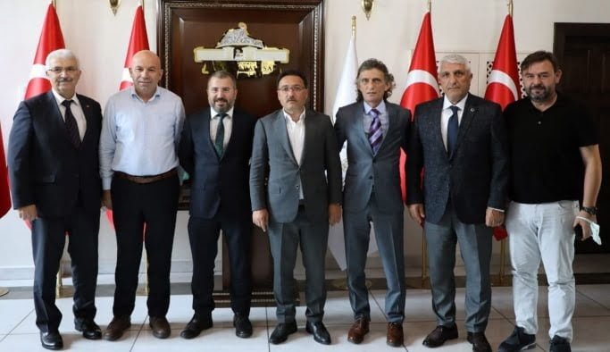 Mor menekşe yine çiçek açacak