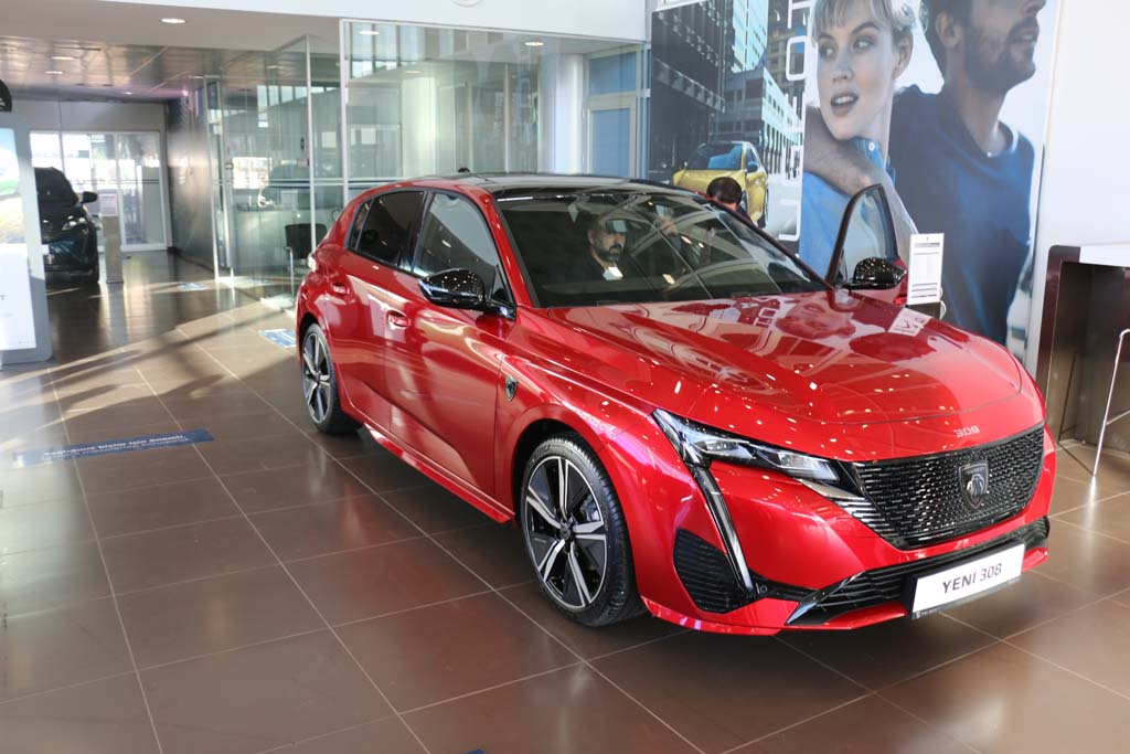 Peugeot 308 Nazer’de Görücüye çıktı Peugeot 308 Nazer’de Görücüye çıktı