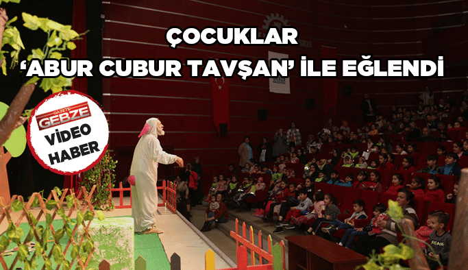 Çocuklar ‘Abur Cubur Tavşan’ ile eğlendi