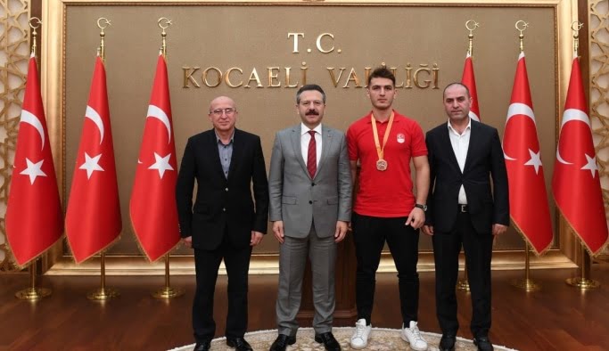 Dünya 3.sü'nden Vali Aksoy'a ziyaret