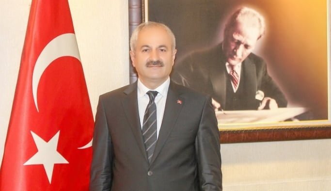 Büyükgöz 3 aylık maaşını bağışladı