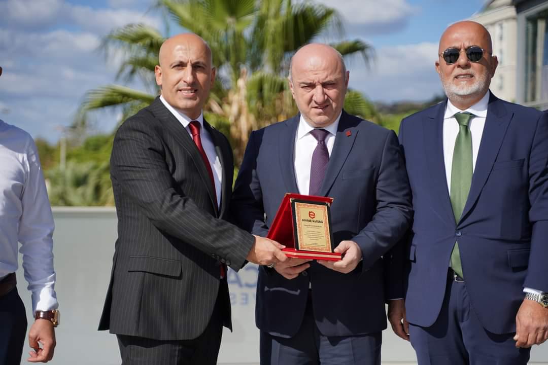Emlak Kulübü’nde Özdağ Güven Tazeledi Emlak Kulübü’nde Özdağ Güven Tazeledi