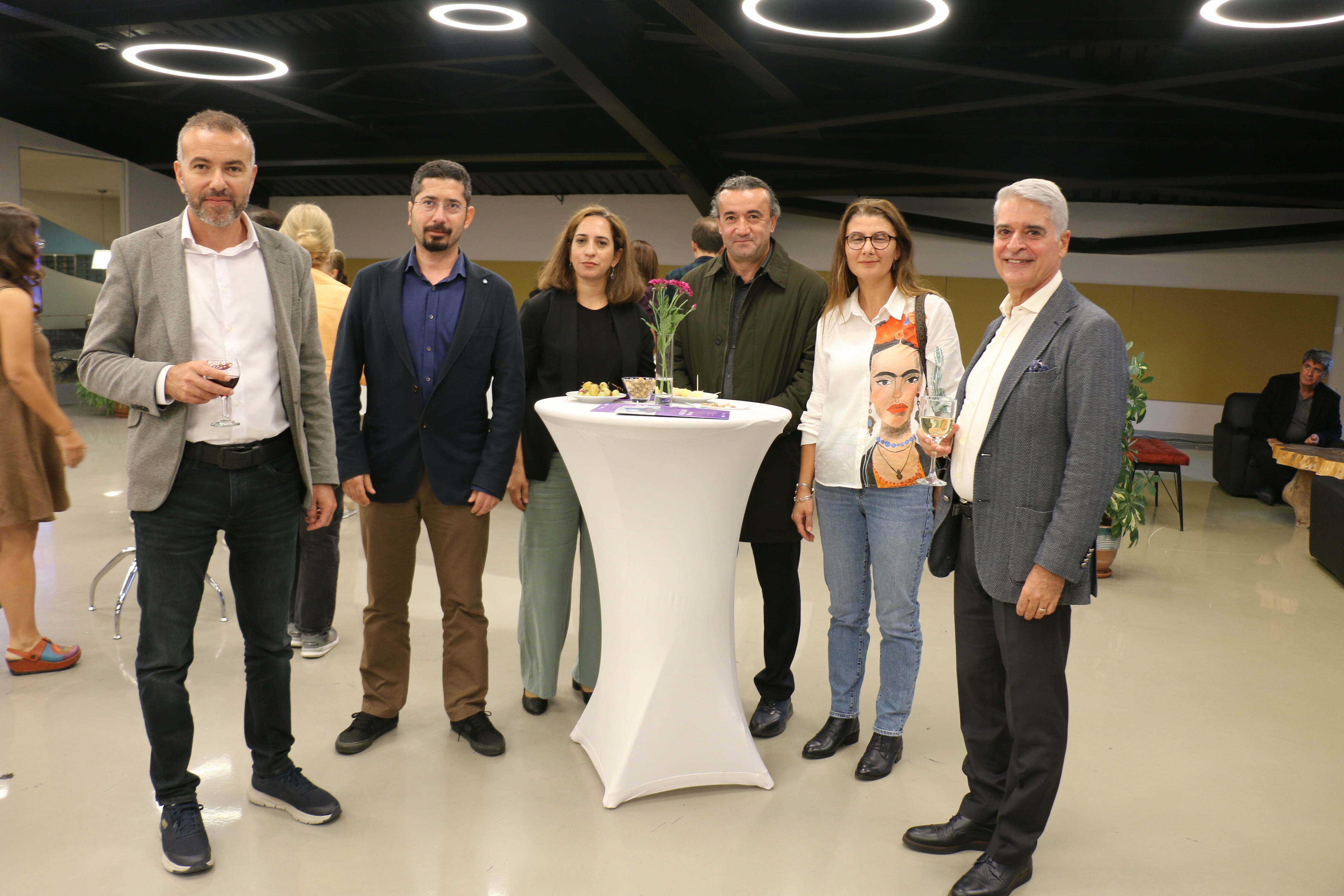 HKTM ‘ Mor Masallar’ ı Sunar HKTM ‘ Mor Masallar’ ı Sunar