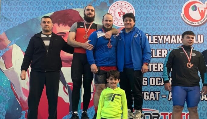 Halterciler, mutlu döndü