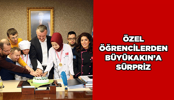 Özel öğrencilerden sürpriz doğum günü