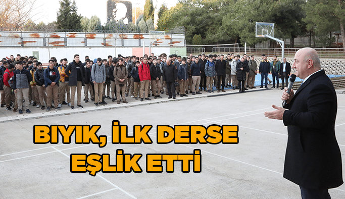 İlk derse eşlik etti