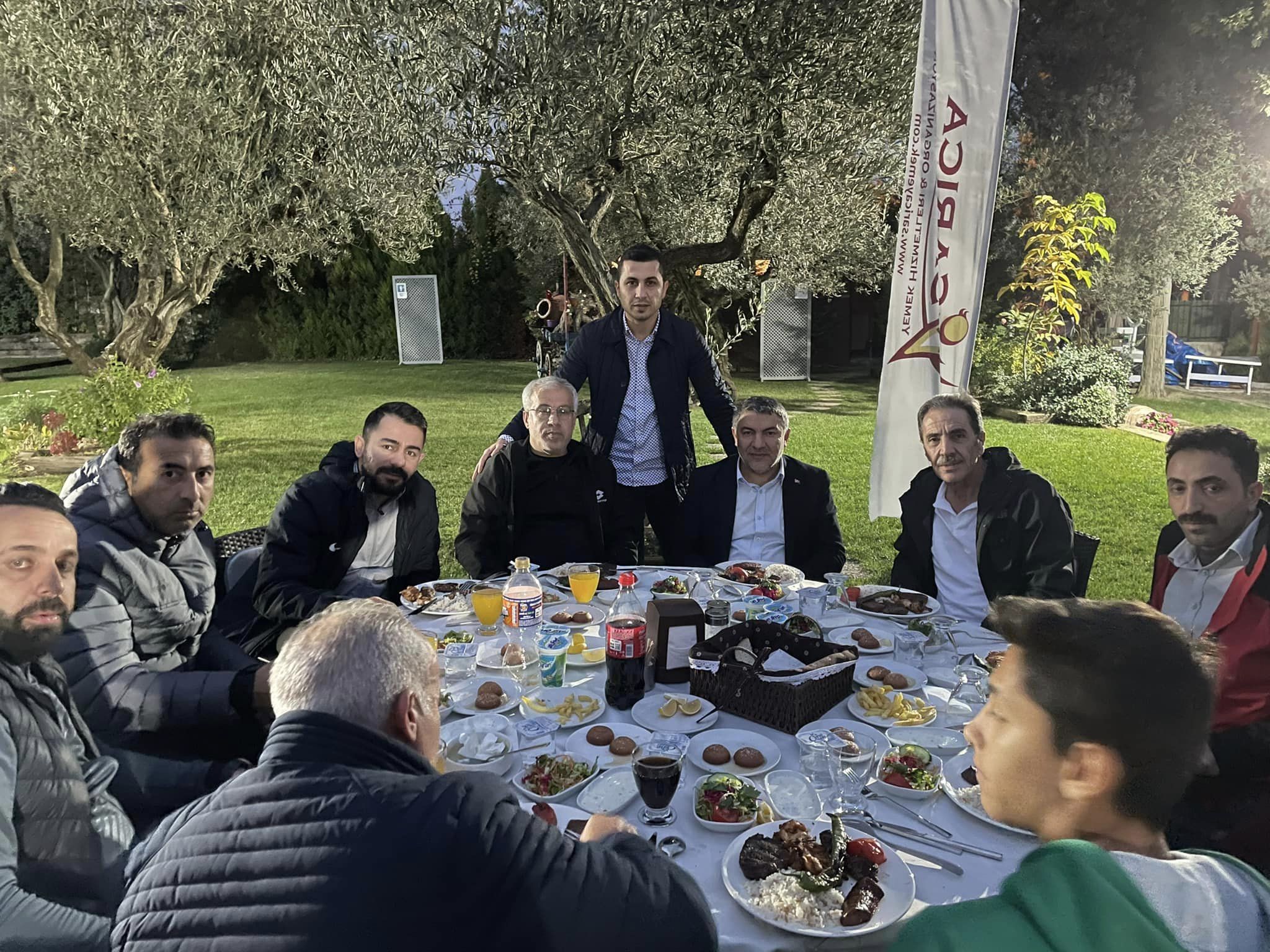 Sarıca Ailesinden Diliskelesispor’a Yemek Sarıca Ailesinden Diliskelesispor’a Yemek