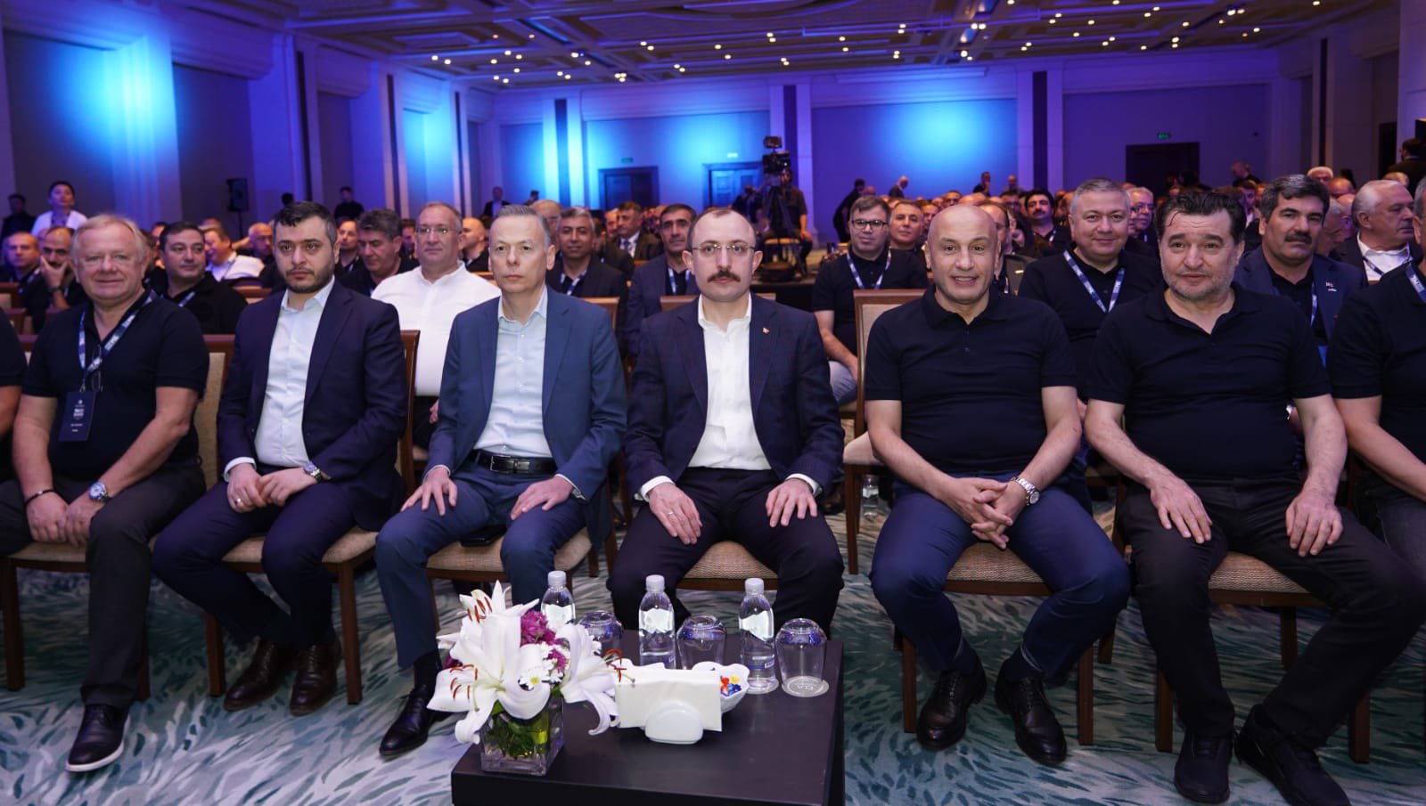 TİM, 800 İhracatçıyı Antalya’da Topladı TİM, 800 İhracatçıyı Antalya’da Topladı