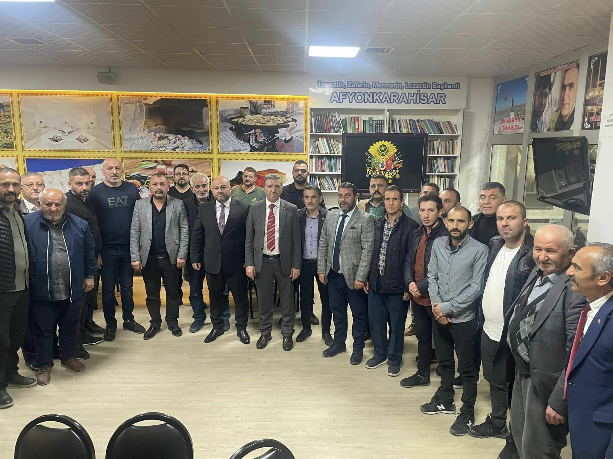 <strong>Özdemir ve Yıldırım Afyonlularla buluştu</strong>