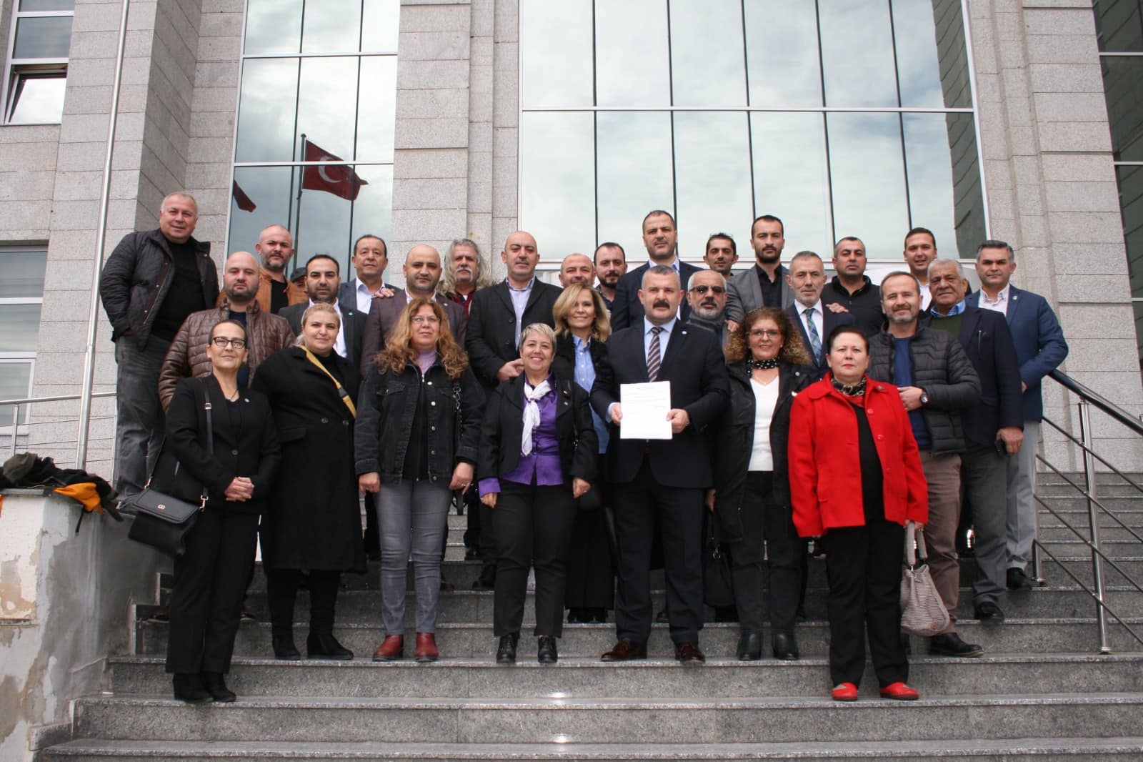 Uluköylü mazbatasını aldı Uluköylü mazbatasını aldı