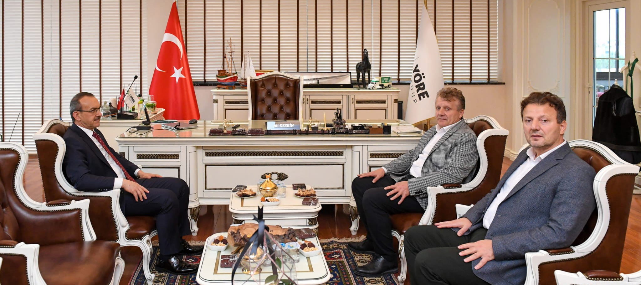 Vali Yavuz Yöre Gıda’da