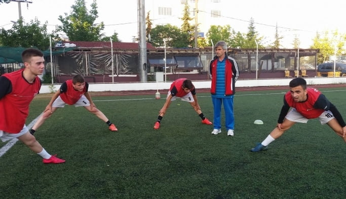 Gözü üstlerinde!