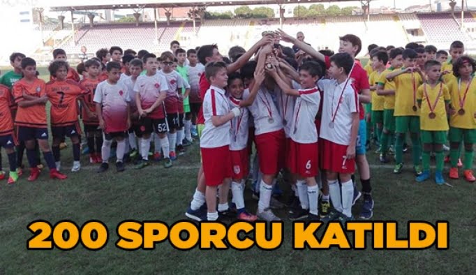 200 sporcu katıldı