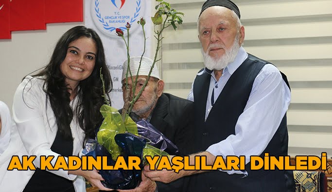 AK Kadınlar yaşlıları dinledi