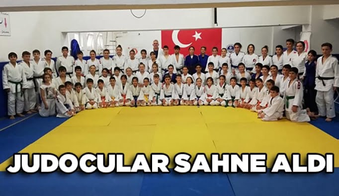 Judocular sahne aldı