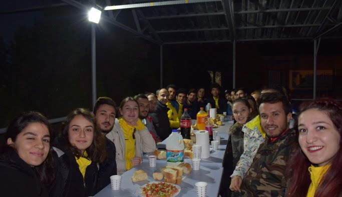 Mangal partisi yaptılar