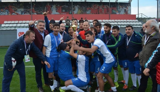Kocaeli Nuh Çimento şampiyon