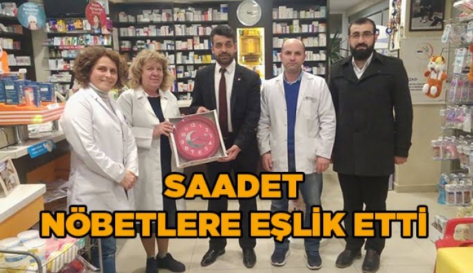 Saadet nöbetlere eşlik etti