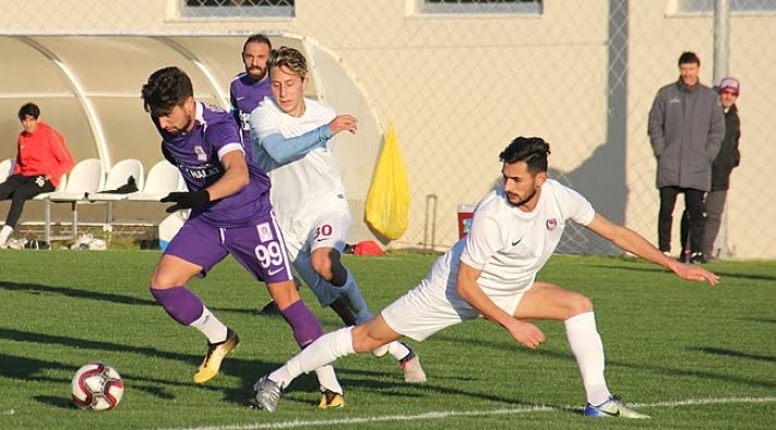 Menekşe’de kamp sürüyor