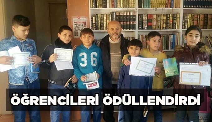 Öğrencileri ödüllendirdi
