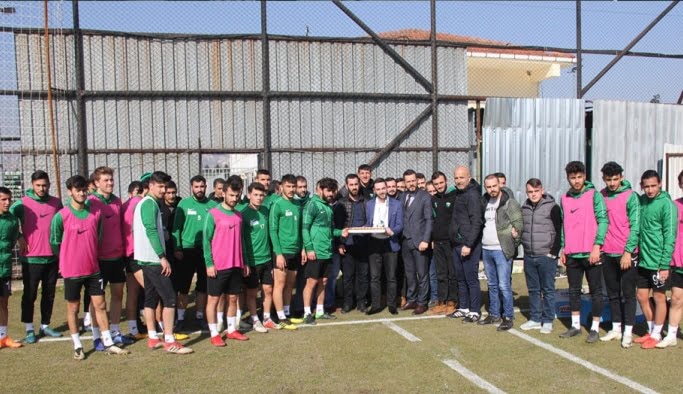 Futbolculara moral ziyareti