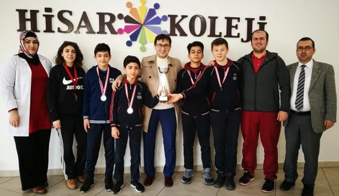 Hisar’da Masa Tenisi Yıldız Erkek Takımı Kupayla Döndü