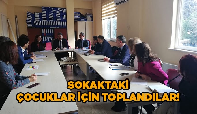 Sokaktaki çocuklar için toplandılar!