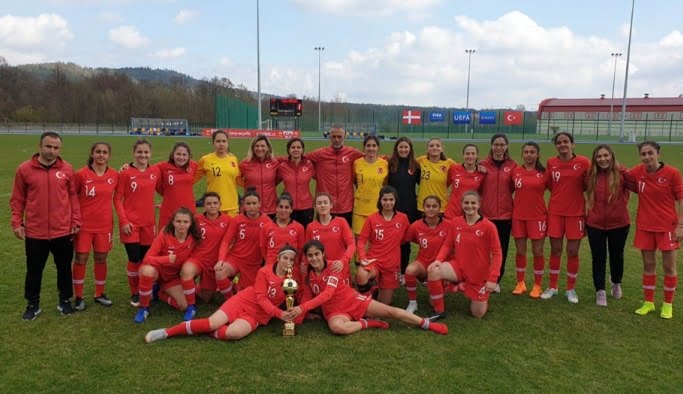 Kübralı ve Damlalı U-16 Milliler 2. oldu