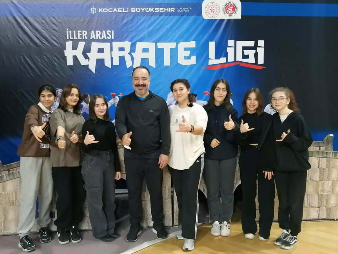 ÇESK’ten Kupa Ve Madalya Şov ÇESK’ten Kupa Ve Madalya Şov