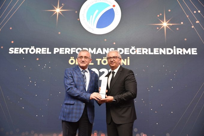 KSO’nun 15. Sektörel Performans Ödüllerinde Gebze Firmaları Damga Vurdu KSO’nun 15. Sektörel Performans Ödüllerinde Gebze Firmaları Damga Vurdu