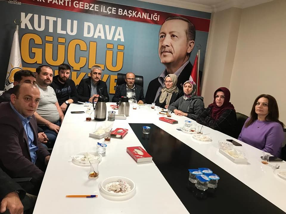 <strong>AK Gebze mahalle başkanlarını topladı</strong>