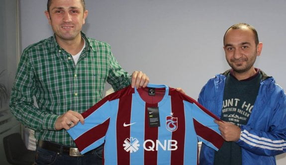 Önce bildi, sonra forma hediye etti!