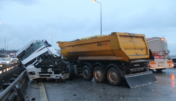 Dilovası'nda feci kaza; 1 ölü, 1 yaralı