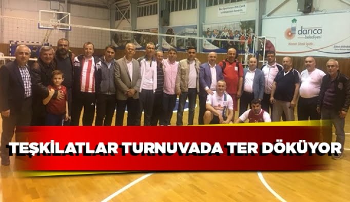 Teşkilatlar turnuvada ter döküyor