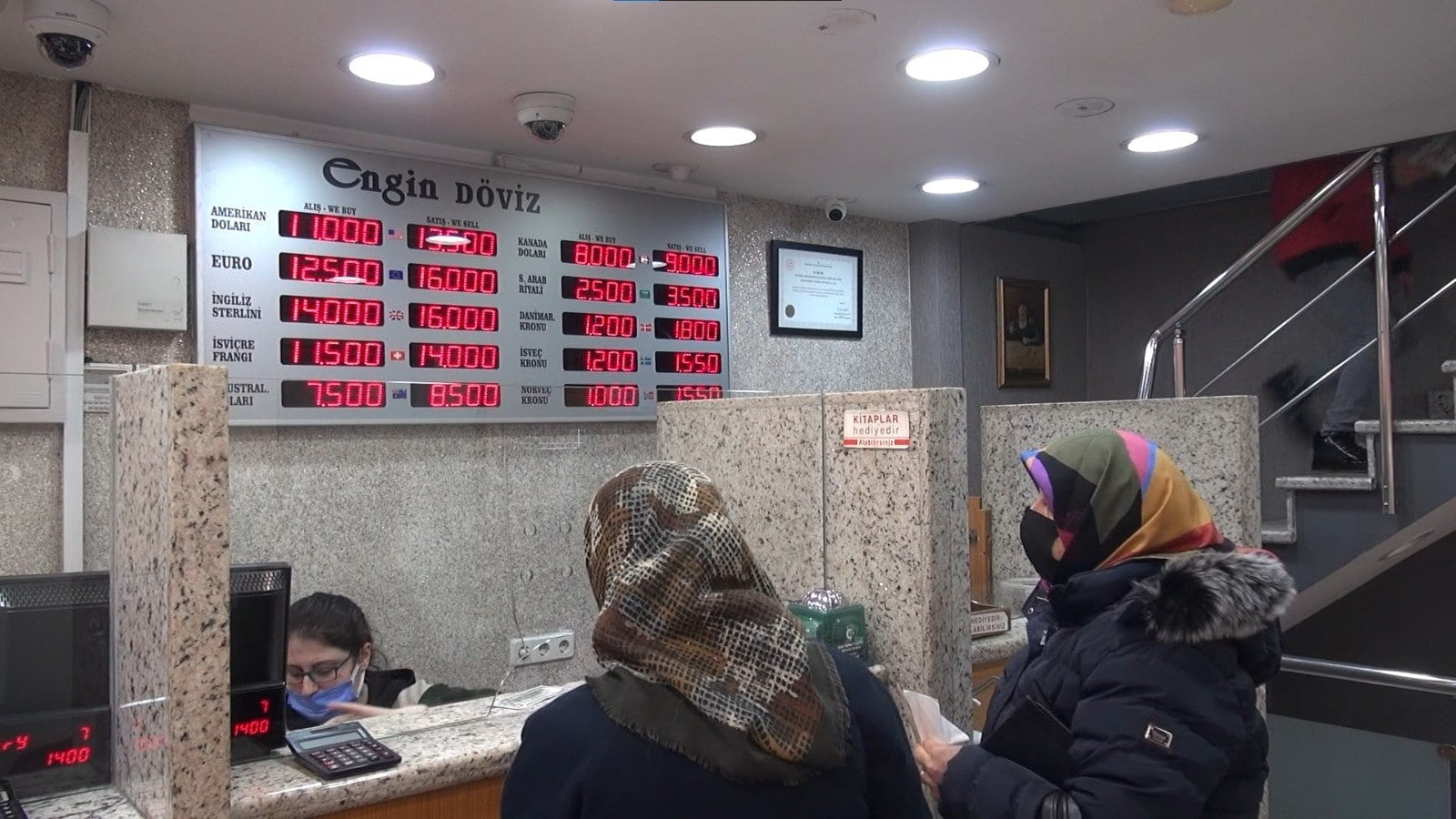 Dövizdeki ani düşüş Kocaeli’deki döviz bürolarını boş bıraktı