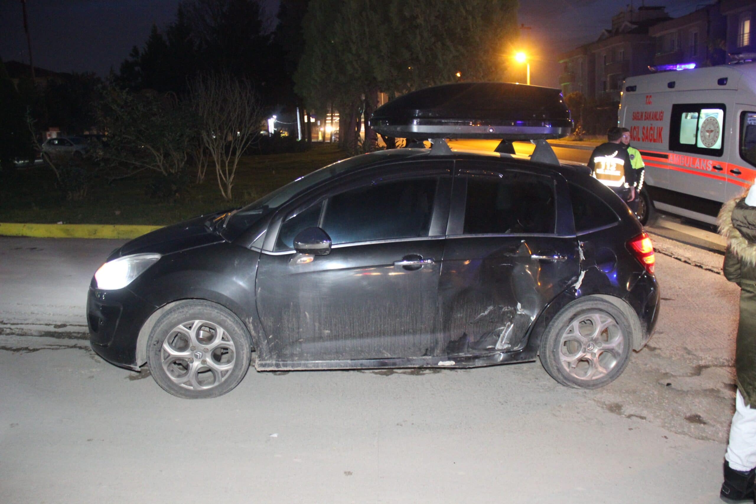 Motosiklet ile otomobil çarpıştı: 1 yaralı