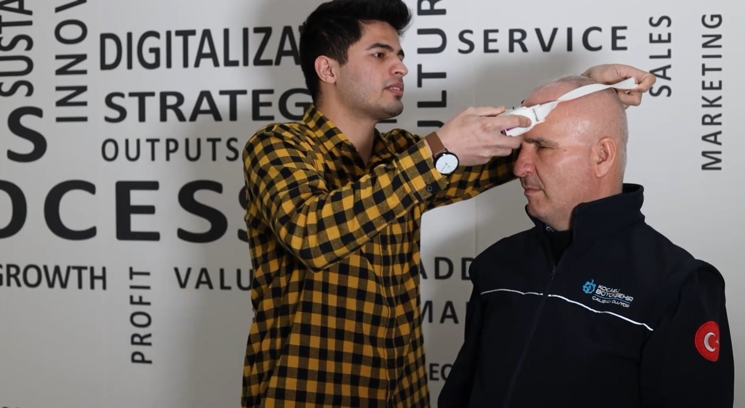 Görme Engelli Bireyler İçin Cihaz Geliştirdiler