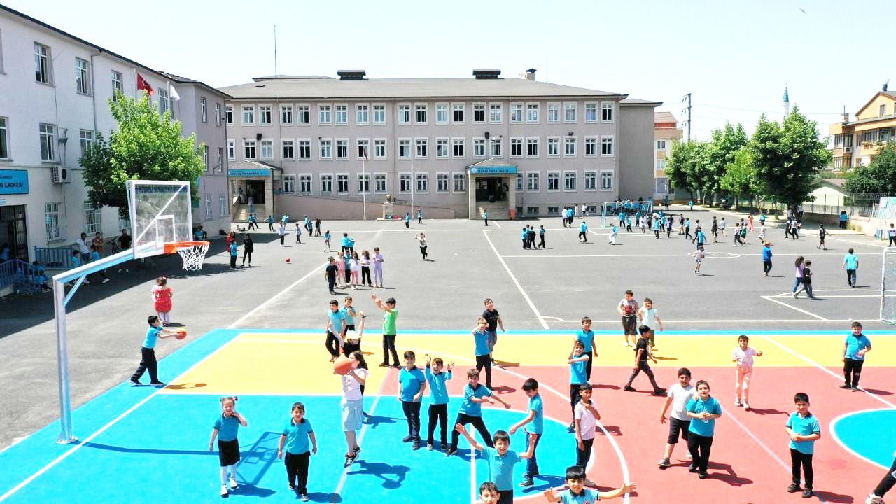 Büyükşehir’den 70 Okula Daha Spor Sahası