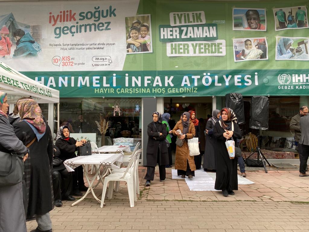 <strong>Hayır Çarşısı ve İnfak Atölyesi açıldı</strong> <strong>Hayır Çarşısı ve İnfak Atölyesi açıldı</strong>