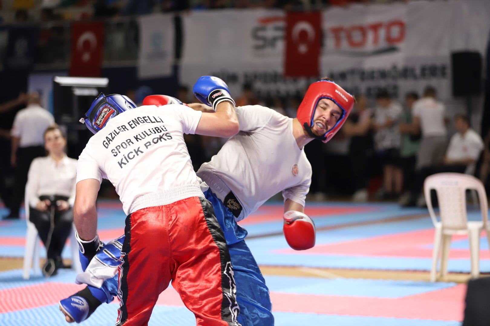 Kick Boks Şampiyonası Başladı