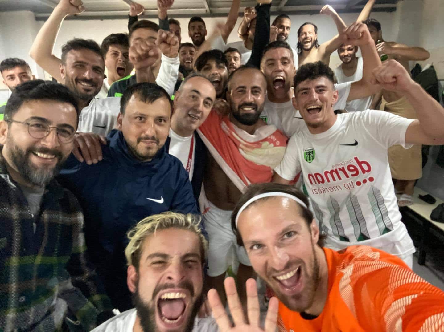 Çayırovaspor 3 puanı 4 golle aldı
