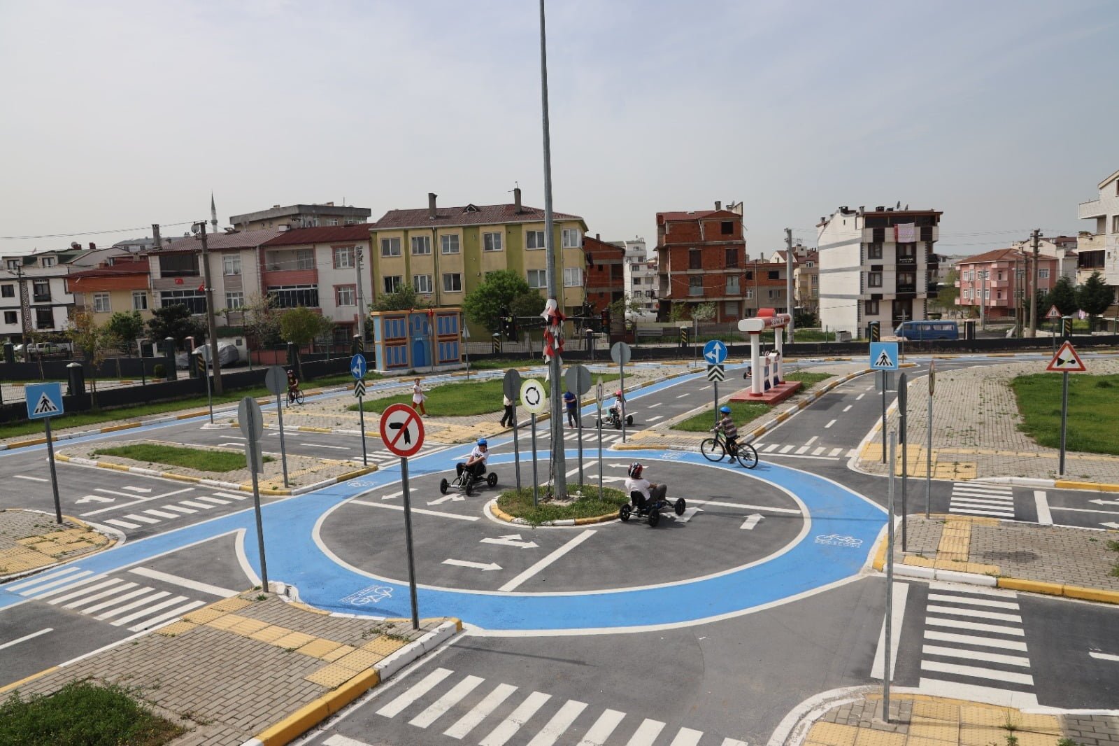 Darıca’da Çocuklara Uygulamalı Trafik Eğitimi