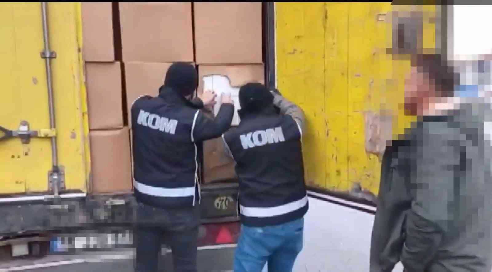 TEM’de durdurulan tırda 14 milyon 300 bin kaçak makaron ele geçirildi