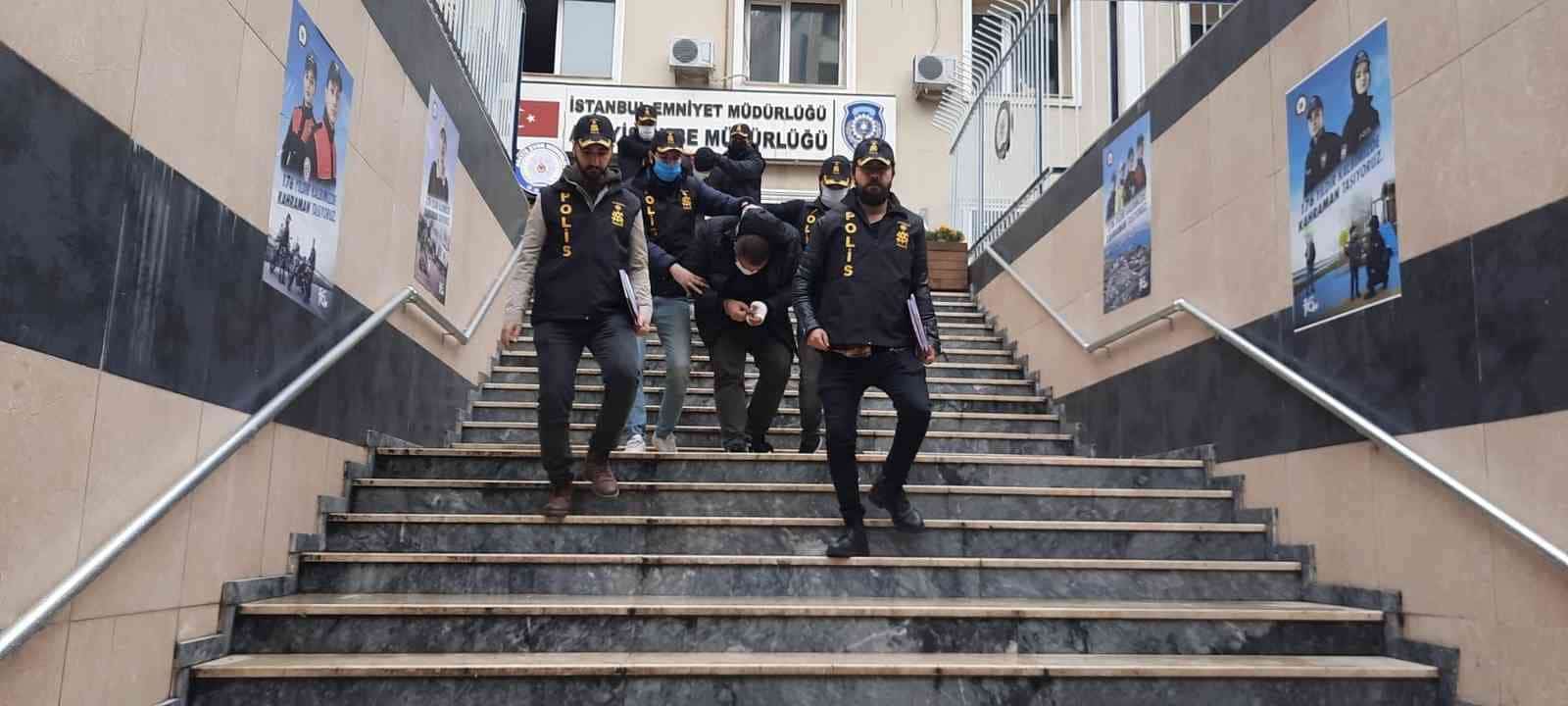 Bağcılar’da market gaspçılarına suçüstü