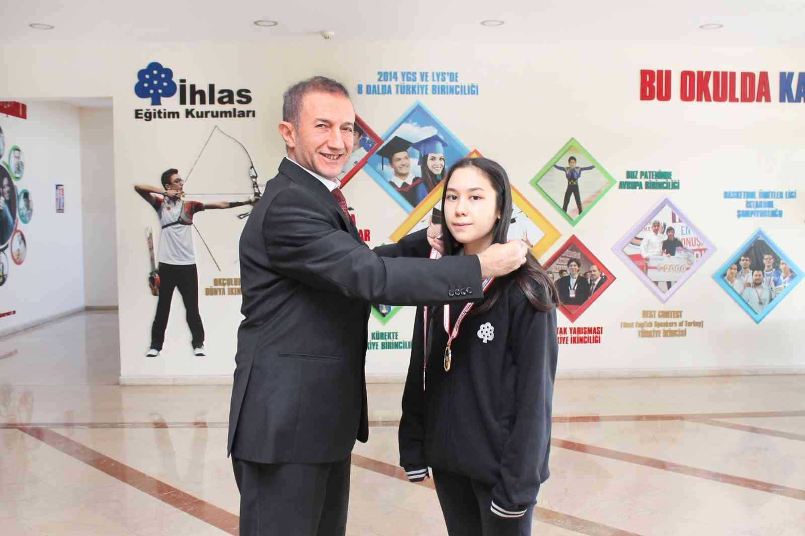 İhlas Koleji’nden ikinci çifte dünya şampiyonluğu